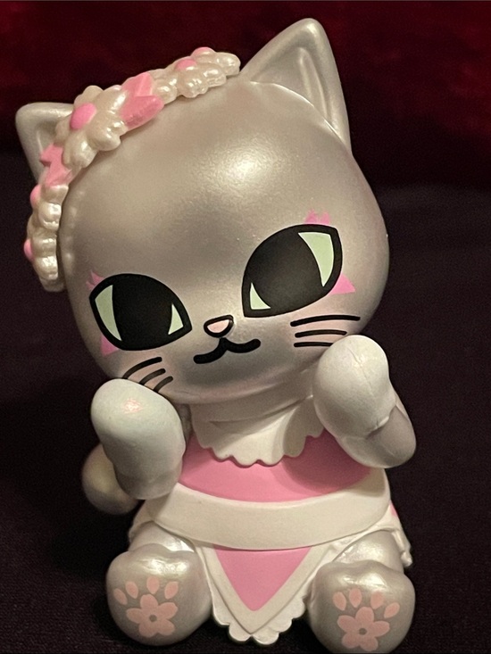 tokidoki Other - tokidoki Cherry Blossom Cat Vinyl Figure - Pink & Silver